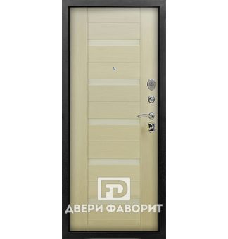 уличная стальная дверь с шумоизоляцией отделанная светлым мдф